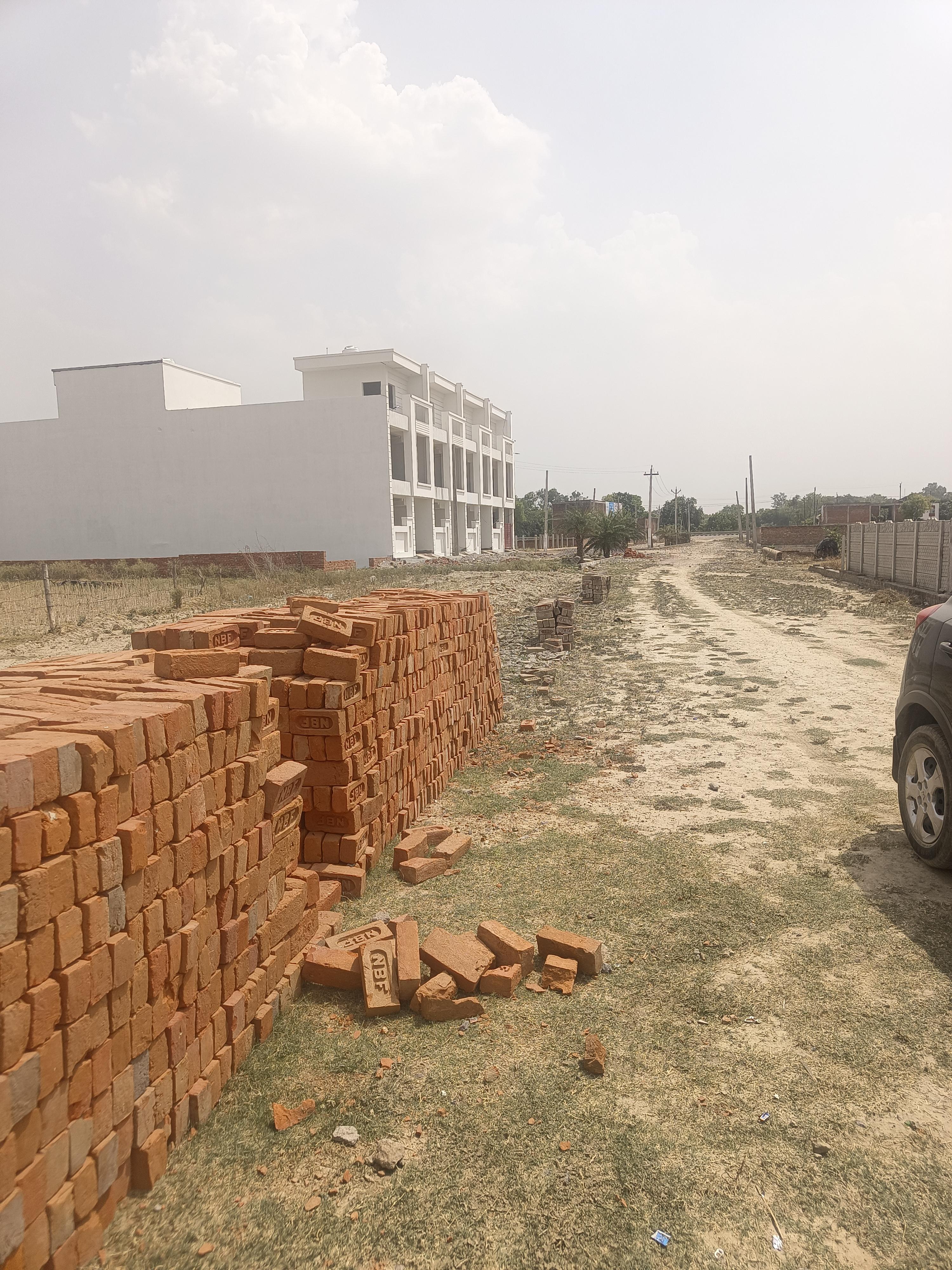 Purvanchal vihar : plot in lucknow