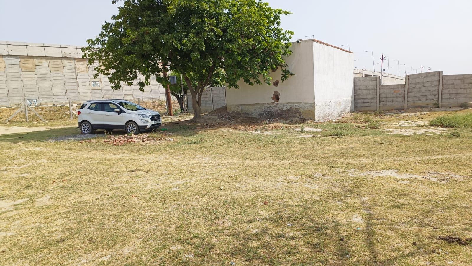 Plot on Lucknow outer ring road