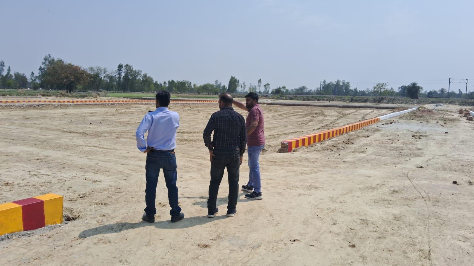 Plot on Lucknow Ayodhya Highway