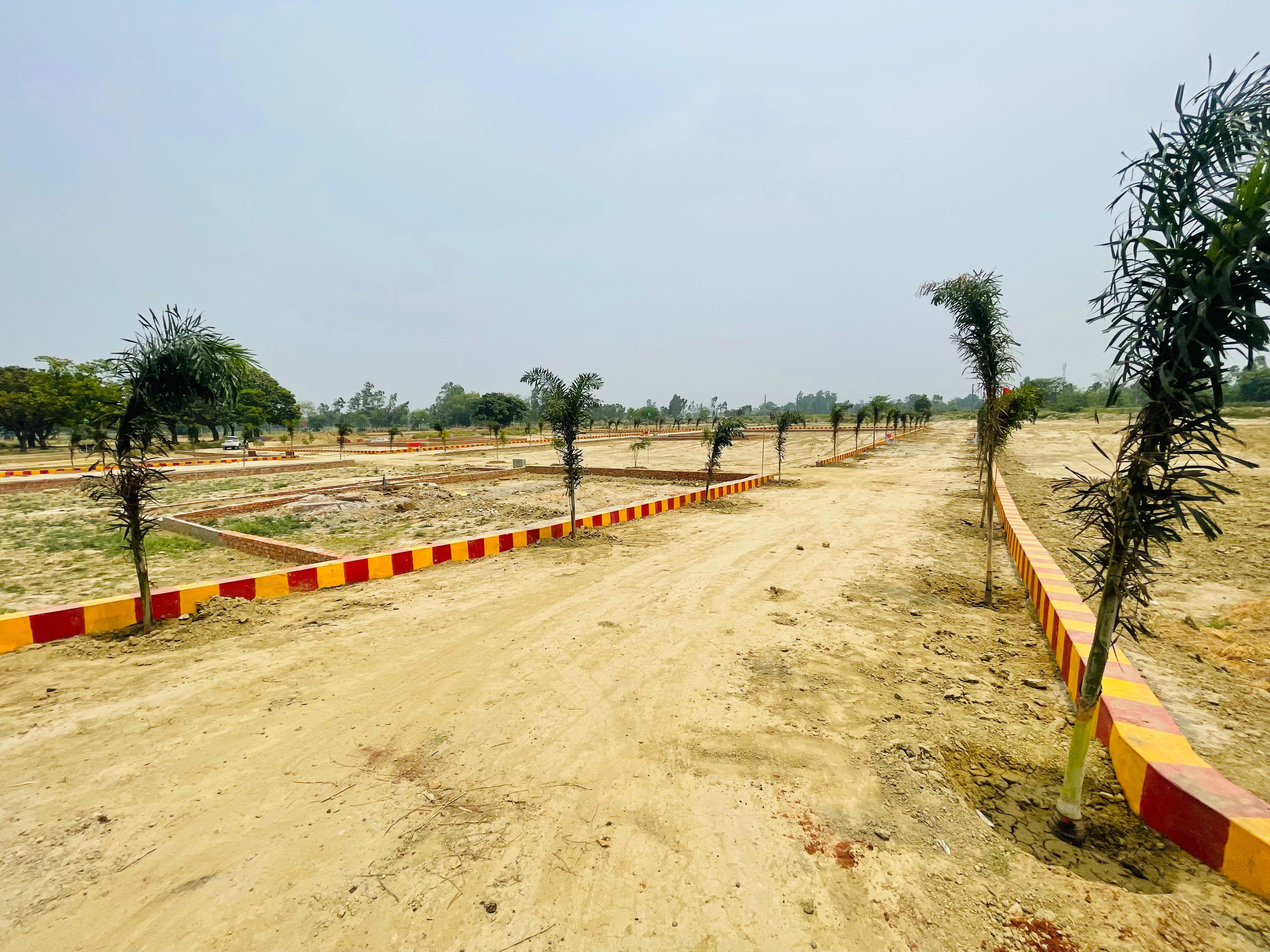 Plot on Lucknow Ayodhya Highway