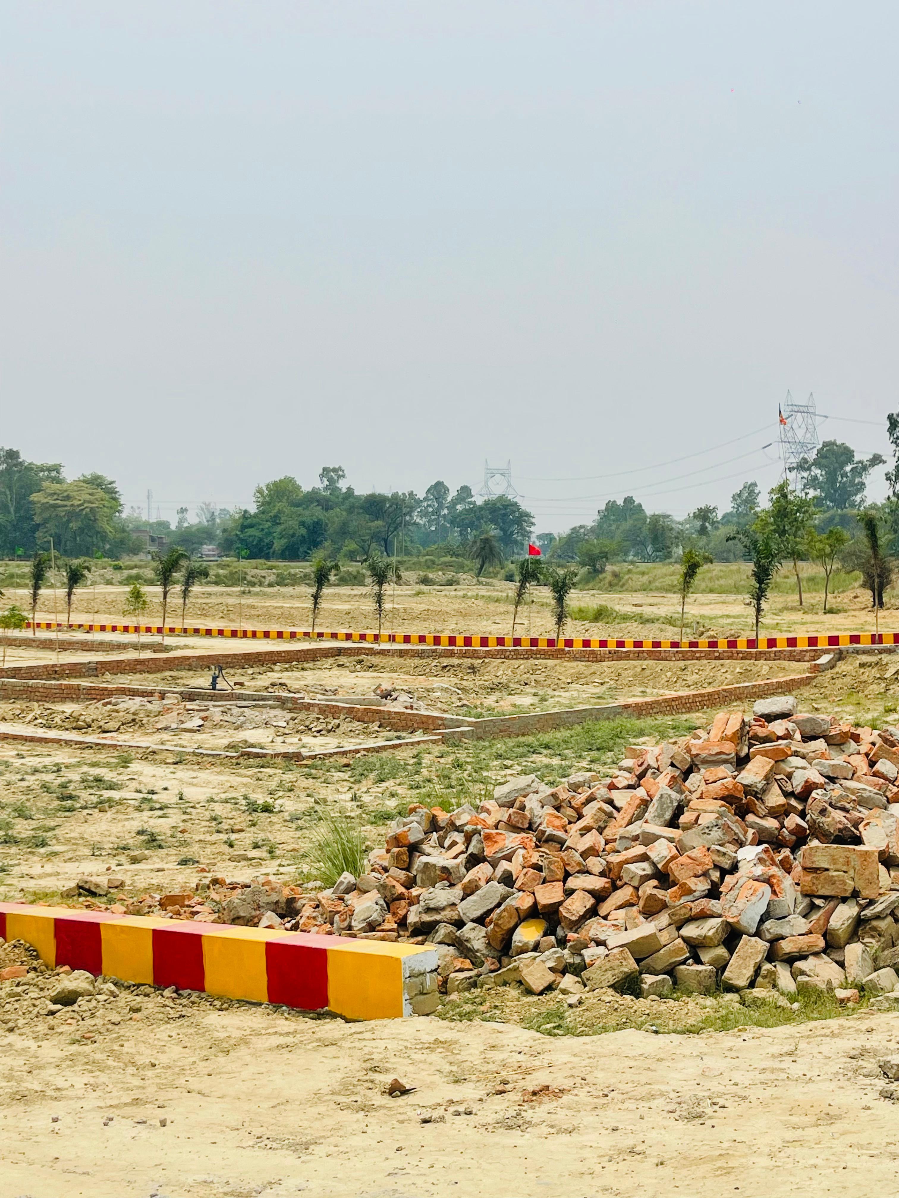 Plot on Lucknow Ayodhya Highway